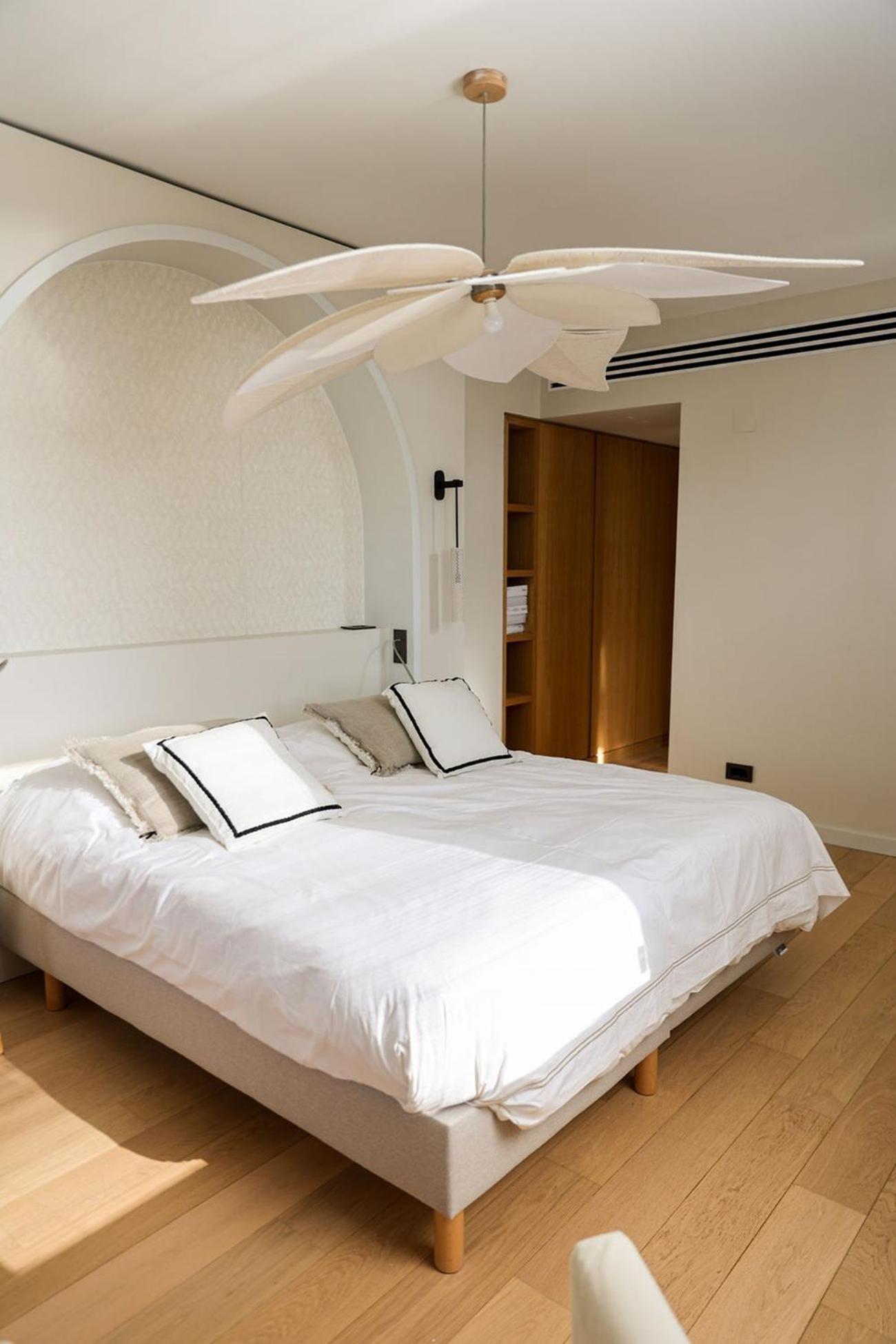Apartment Luxury Penthouse - 4 Bdr - Heart Of - 50m From The