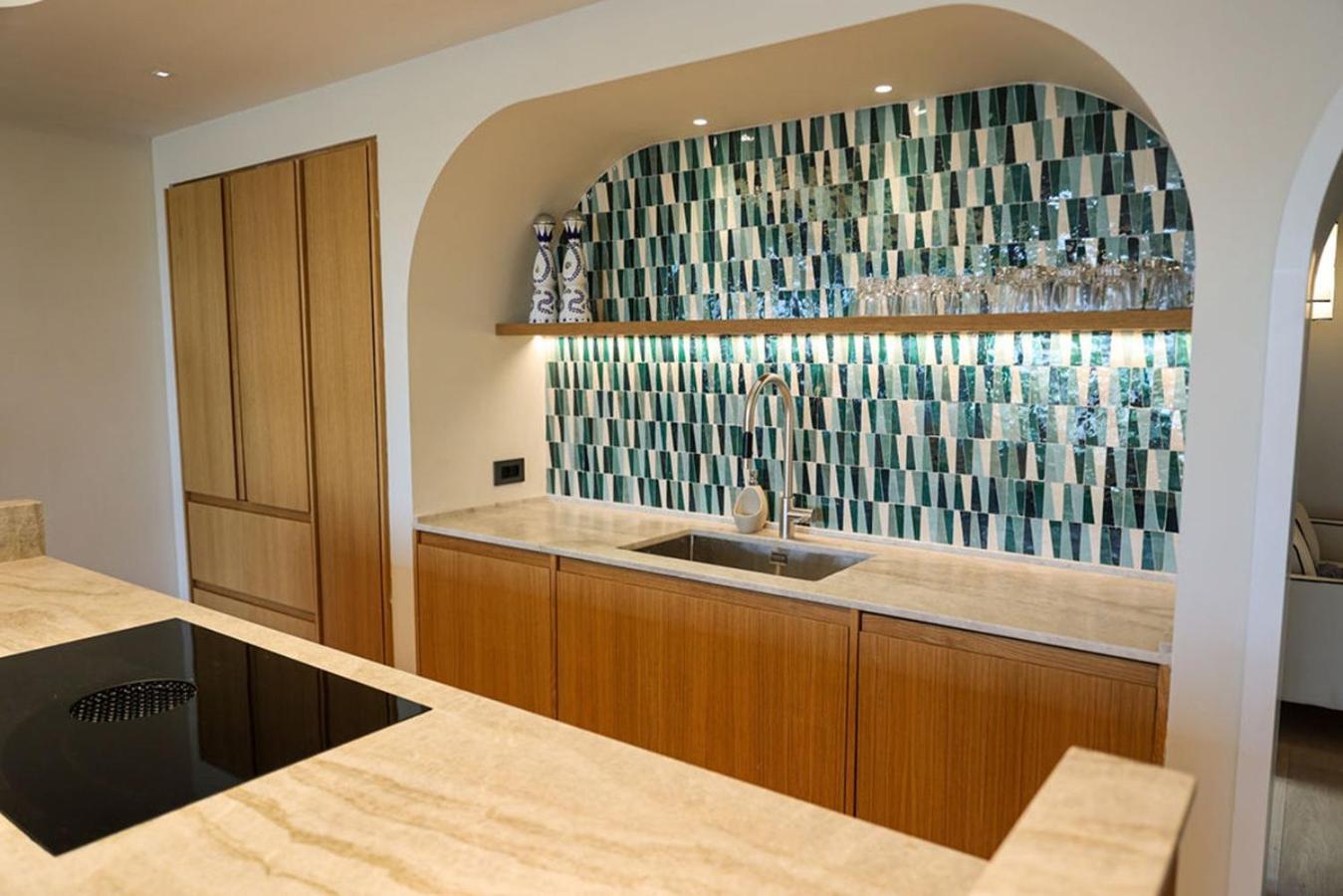 Luxury Penthouse - 4 Bdr - Heart Of - 50m From The * Tel Aviv